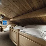 Skogstad Lodge, 度假居 *