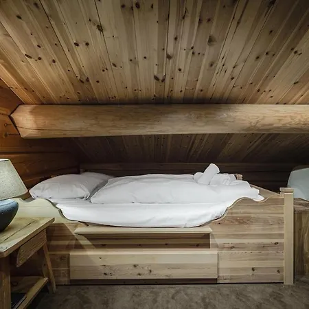 Skogstad Lodge,
