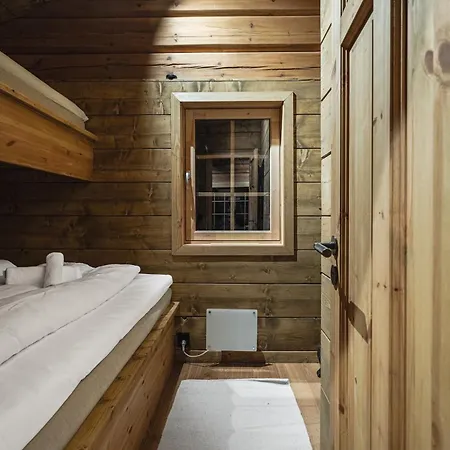 Holiday home Skogstad Lodge, *