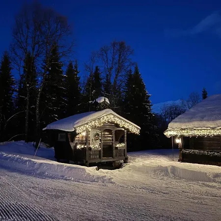 Skogstad Lodge, *