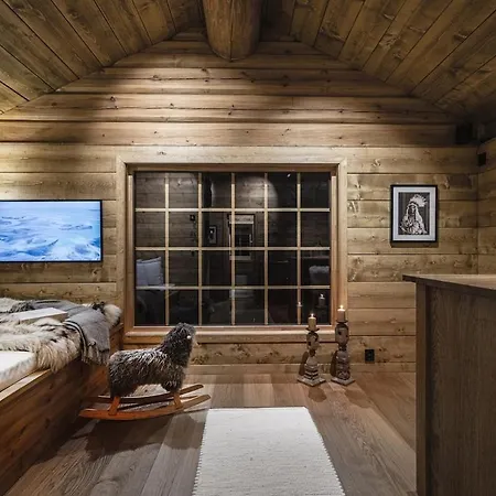 Holiday home Skogstad Lodge, *