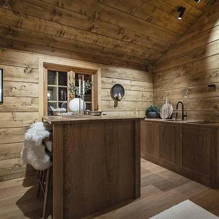 Skogstad Lodge,