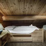 Skogstad Lodge,