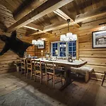 Skogstad Lodge, * ヘムセダール