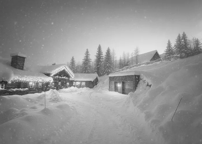 Skogstad Lodge,