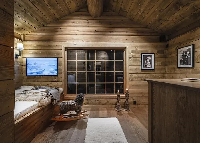 Holiday home Skogstad Lodge, *